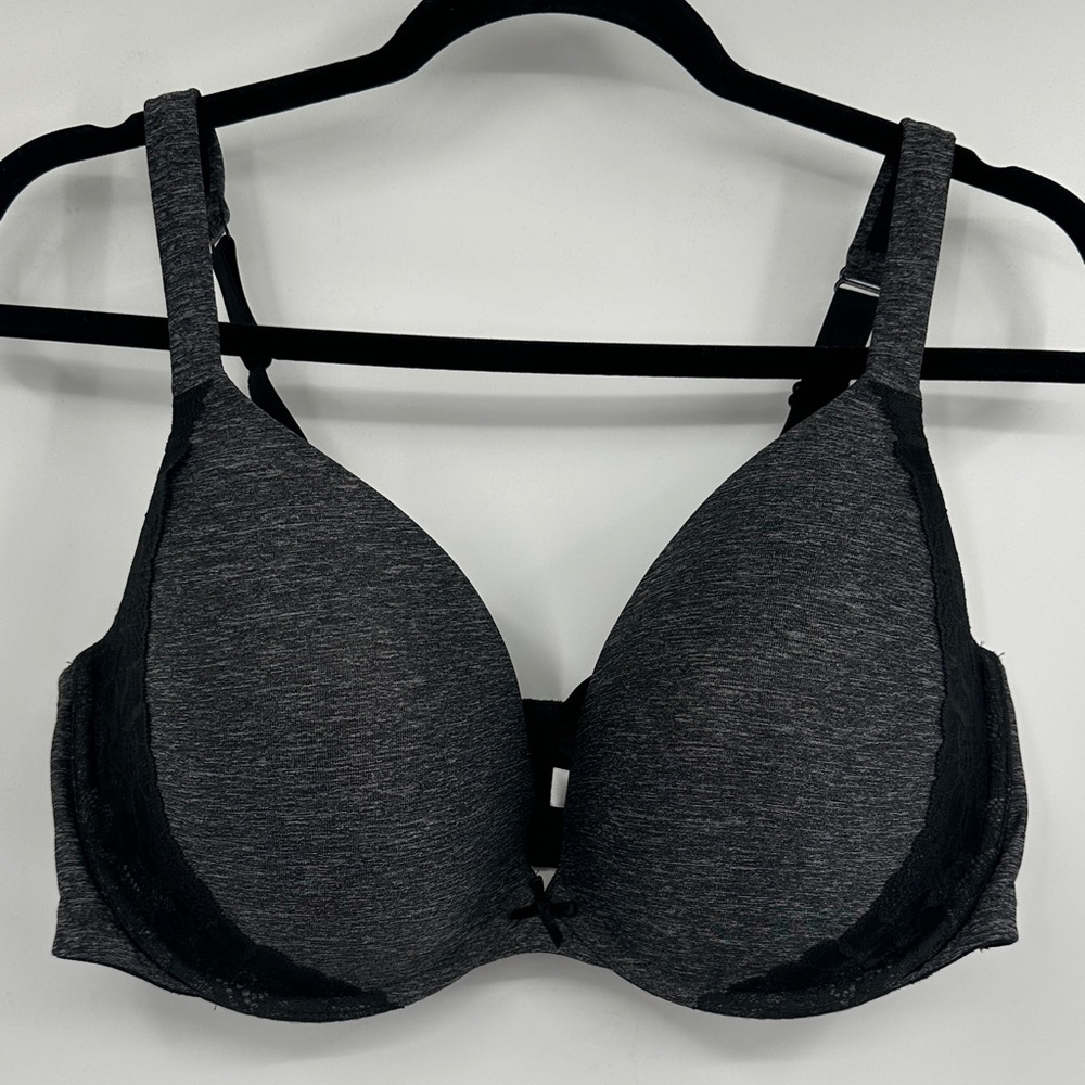 Cacique Dark Gray Bra with Black Accents Size 40DDD F0039
